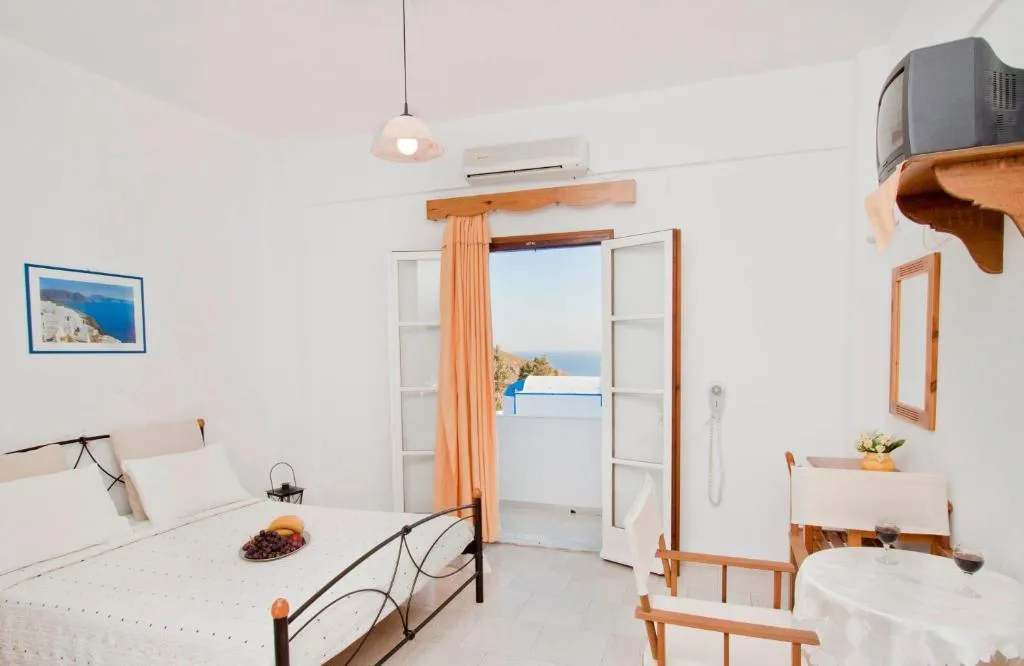 DOUBLE POOL VIEW Room, Caldera Romantica, Santorini