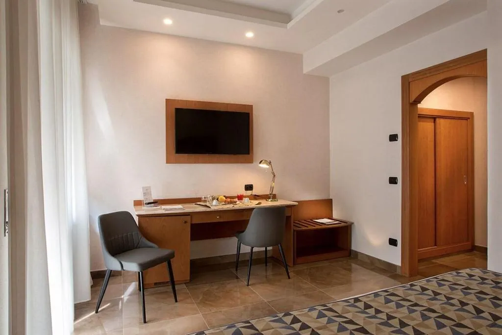 DOUBLE SUPERIOR Room, American Hotel, Naples