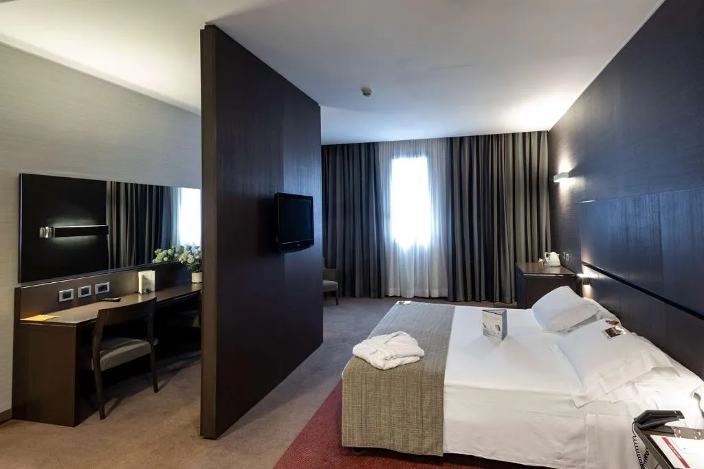 Room, Best Western Plus Hotel Monza e Brianza Palace, Milan