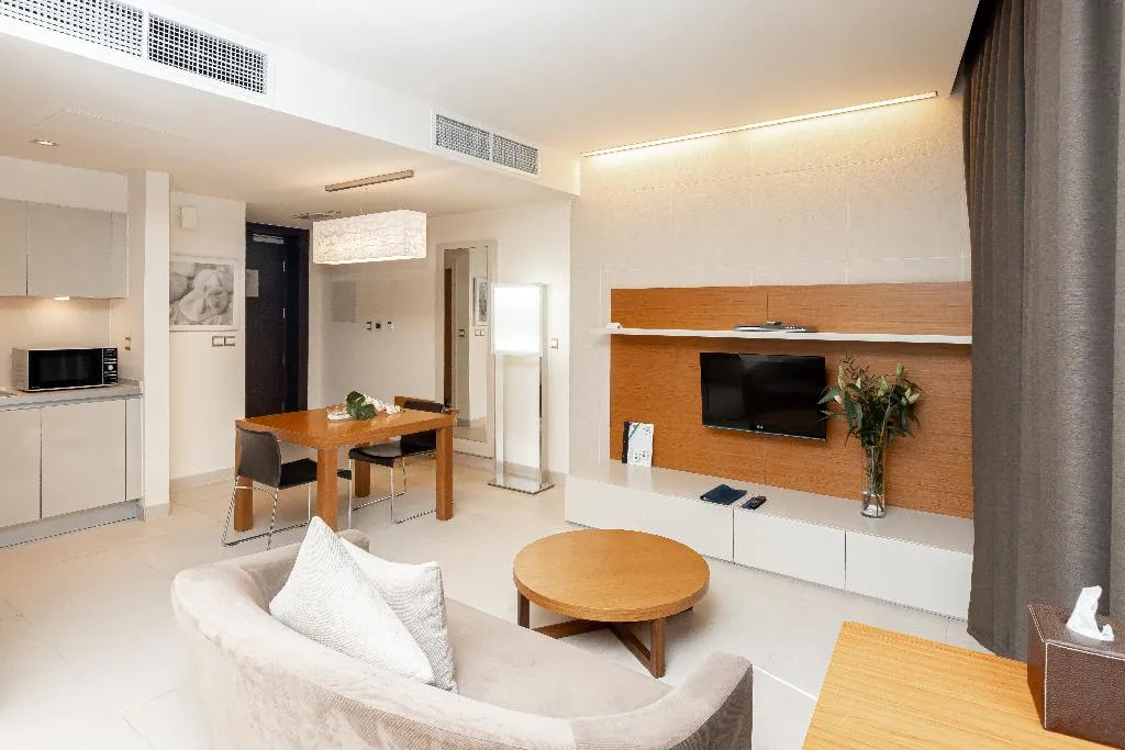 STUDIO STANDARD Room, Radisson Blu Residence Dubai Marina, Dubai