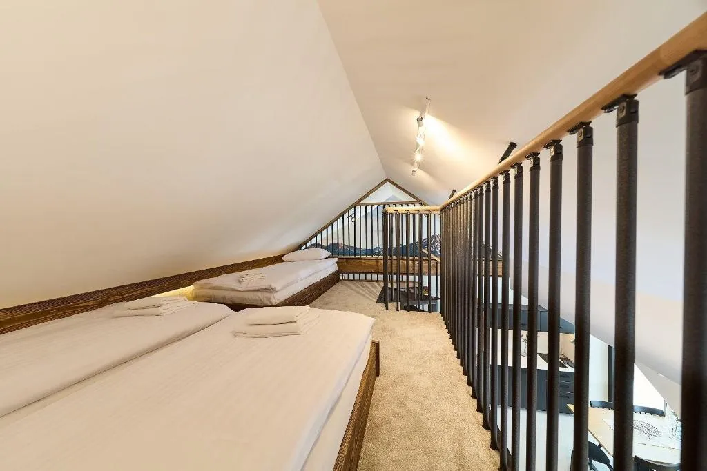 Room, ApartHotel Giewont, Krakow