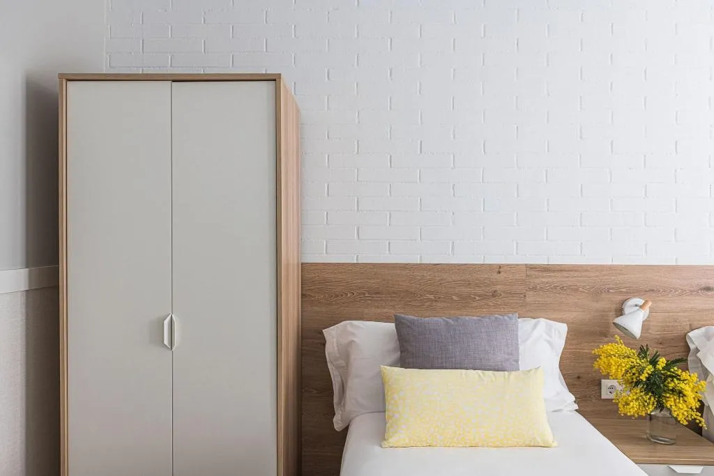 TRIPLE STANDARD Room, House by pillow, Barcelona