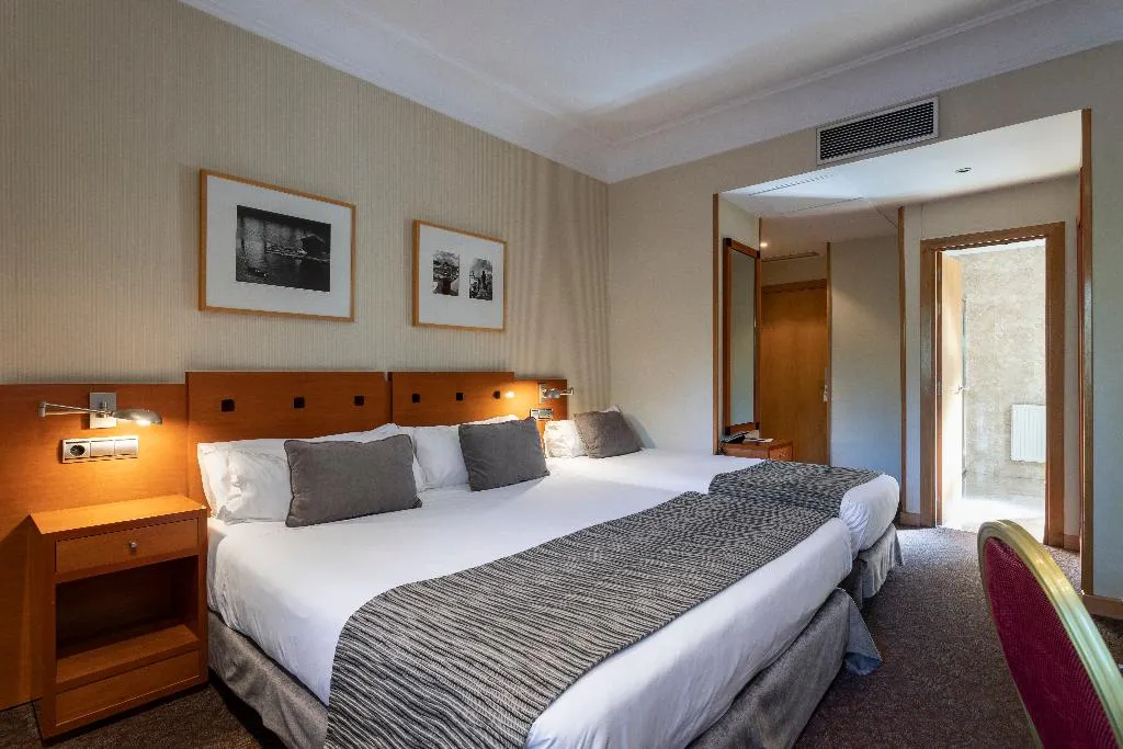 TRIPLE STANDARD Room, Petit Palace Arturo Soria, Madrid