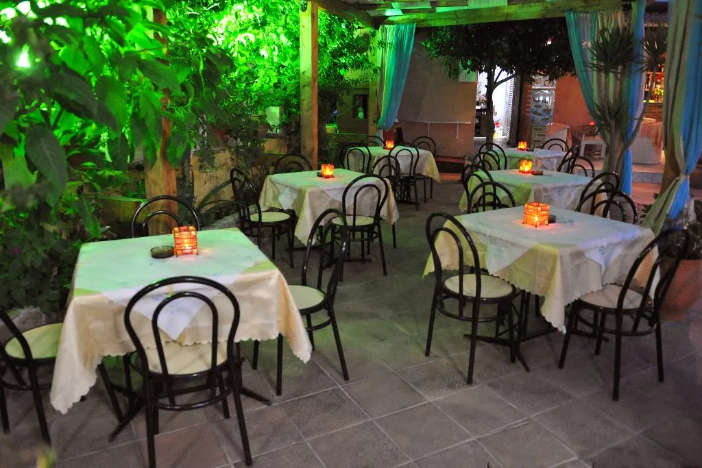 Restaurant, Makis Apartments, Corfu