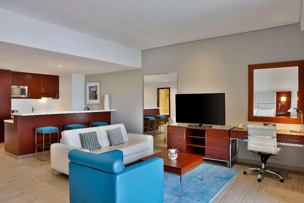 JUNIOR SUITE SEA VIEW Room, Hilton Dubai The Walk, Dubai