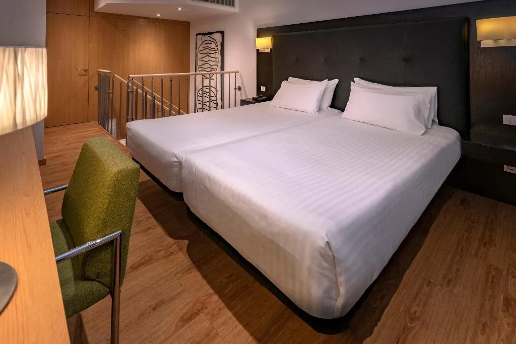 APARTMENT DUPLEX Room, Apartamentos Playa De Castelldefels, Barcelona