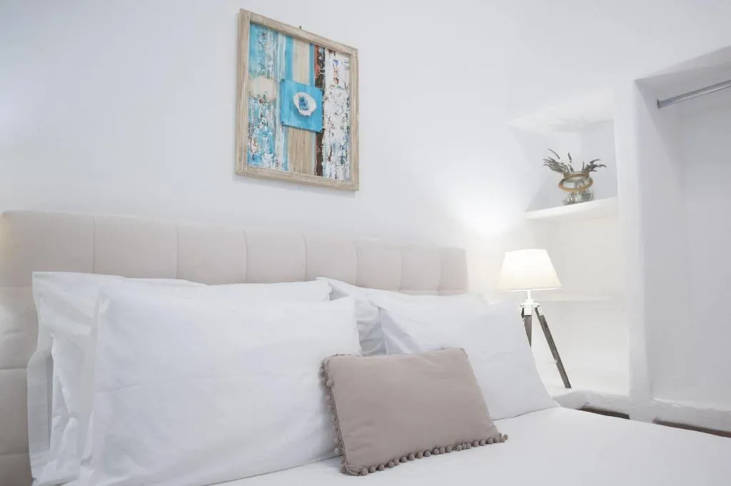 Room, Estate 1896, Santorini
