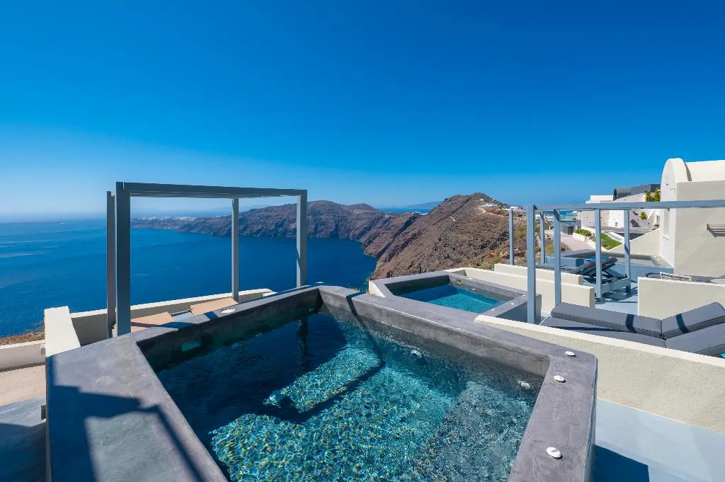 DOUBLE WITH JACUZZI Room, Gizis Cliffside Suites, Santorini