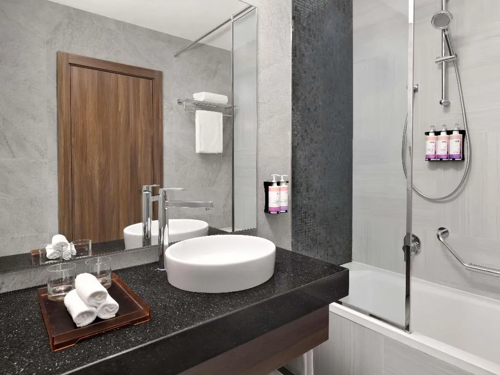 APARTMENT WITH VIEWS Room, Movenpick Hotel Apartments Downtown Dubai, Dubai