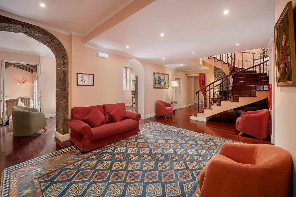 Lobby, Residencial Mariazinha, Madeira