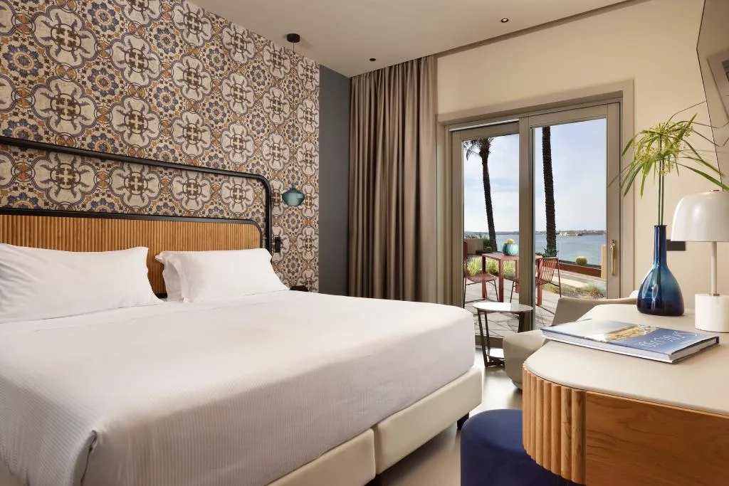 Double or Twin DELUXE SEA VIEW Room, Minareto, Catania
