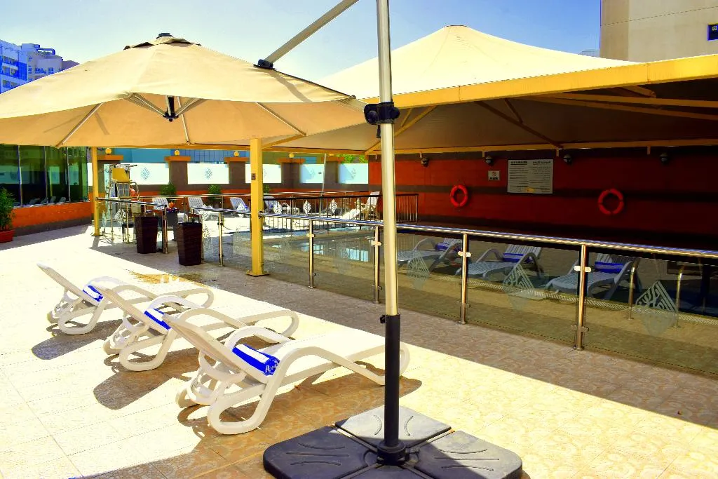 Pool, Emirates Stars Hotel Apartments, Dubai