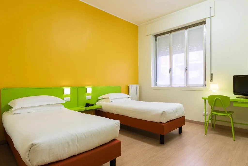 TRIPLE STANDARD Room, B&B Hotel Milano Ornato, Milan