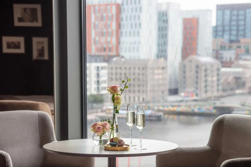 JUNIOR SUITE WITH VIEWS Room, Anantara The Marker Dublin, Dublin