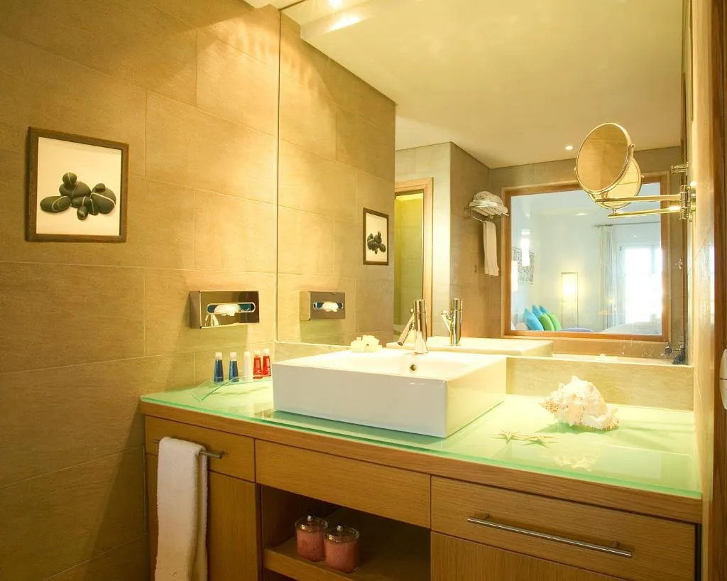 Double or Twin DELUXE Room, Petasos Beach Resort & Spa, Mykonos