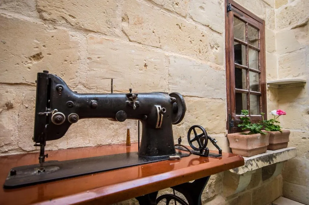 Lobby, The Burrow Guest House, Malta