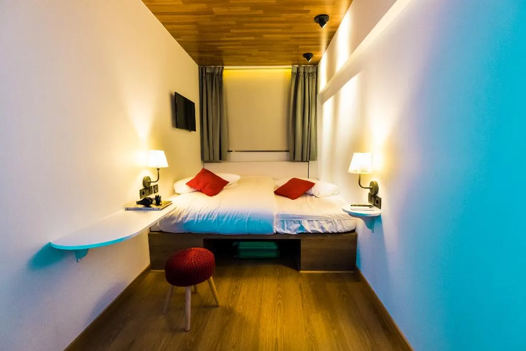 DOUBLE STANDARD Room, Far Home Bernabeu, Madrid