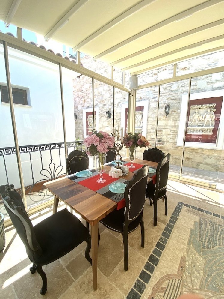 Villa Ephesus, Izmir