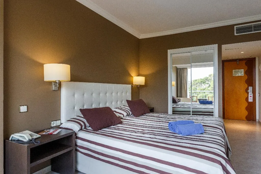FAMILY ROOM TWO BEDROOMS Room, Minura Cala Galdana & Apartamentos d´Aljandar, Menorca