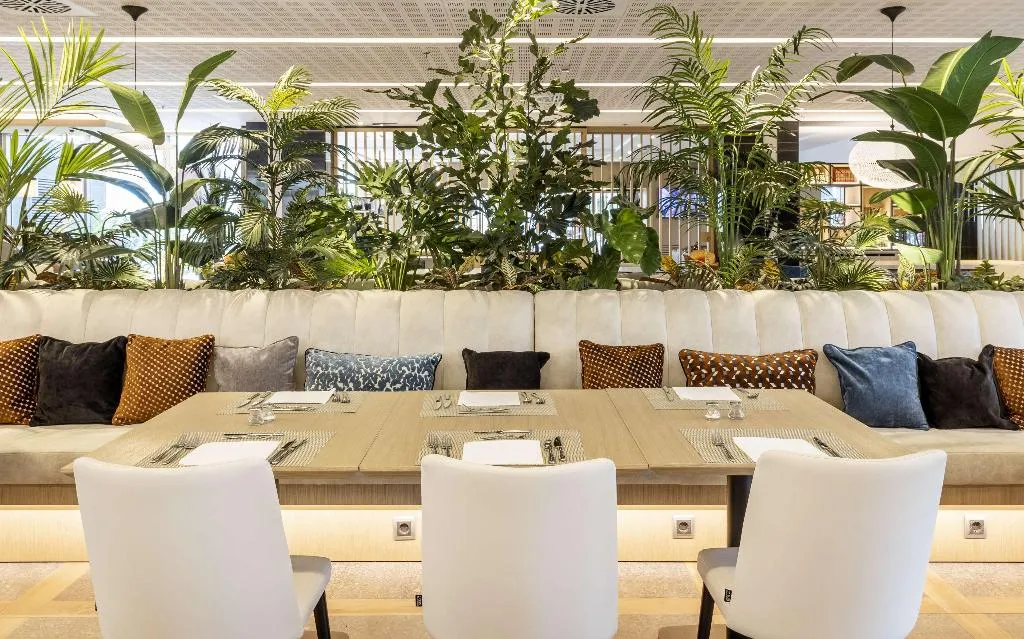 Restaurant, Ilunion Barcelona, Barcelona