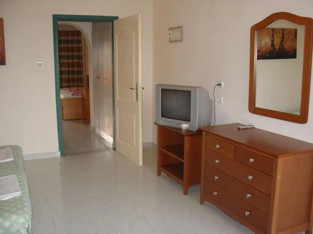 Room, Lyristis Apartments Plus, Rhodes