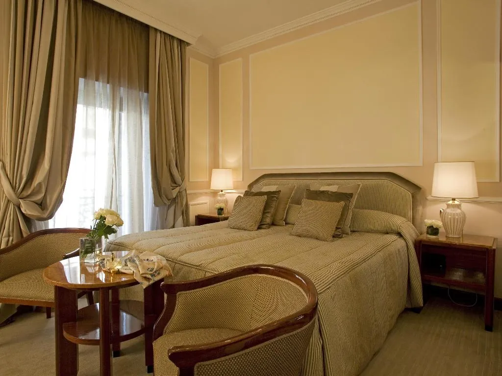 SUITE STANDARD Room, Baglioni Hotel Regina, Rome