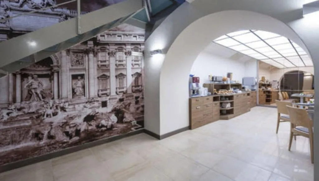 Lobby, California, Rome