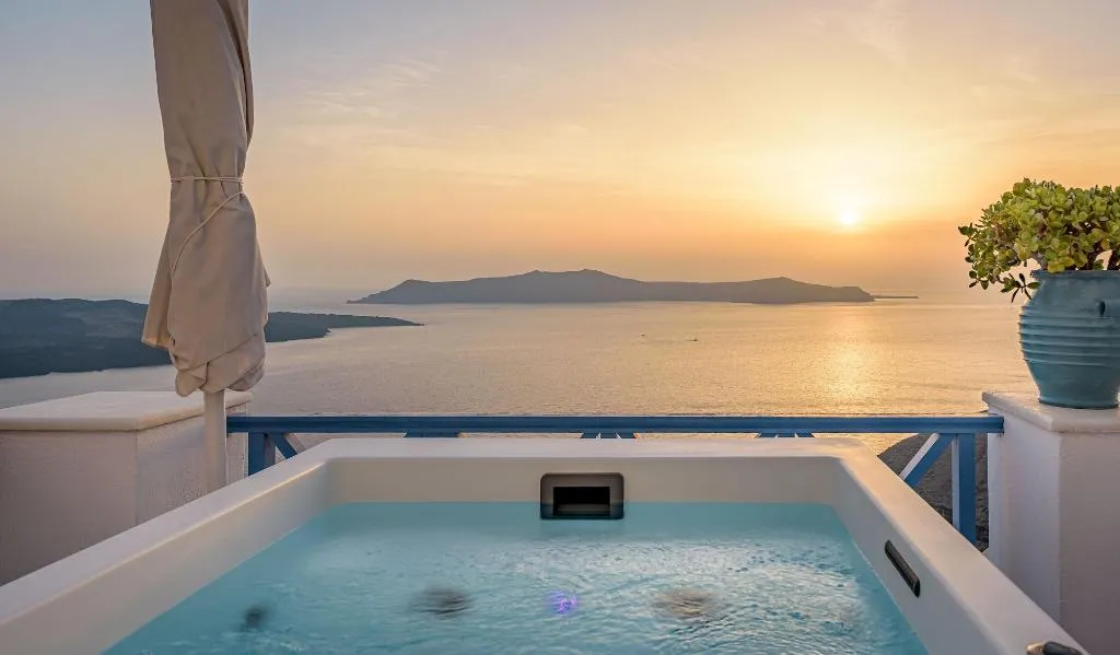 Room, Golden Grey Goose, Santorini