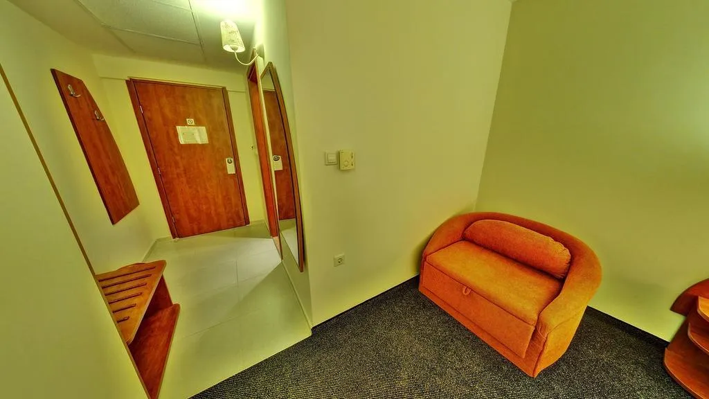 Room, Exotica, Varna