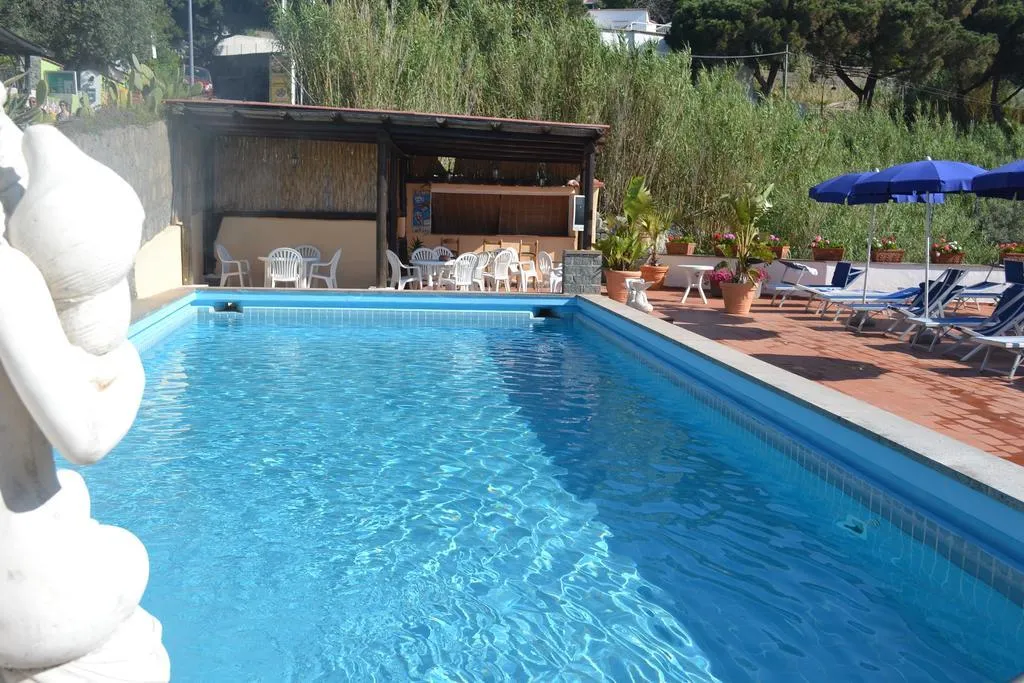 Pool, Maremonti, Naples