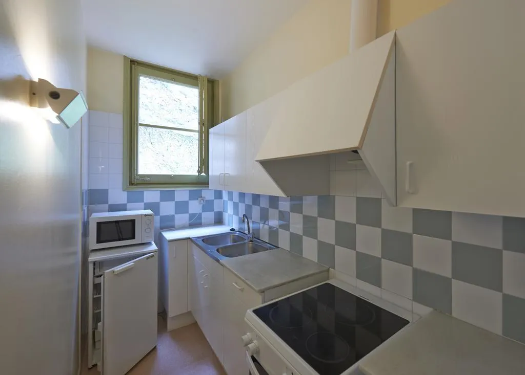 APARTMENT CAPACITY 2 Room, Cel.Les Abat Marcet, Barcelona