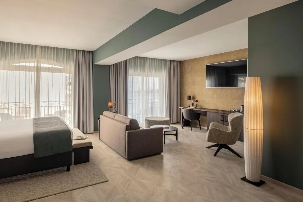 SUITE DELUXE KING BED Room, The Waterfront Hotel, Malta