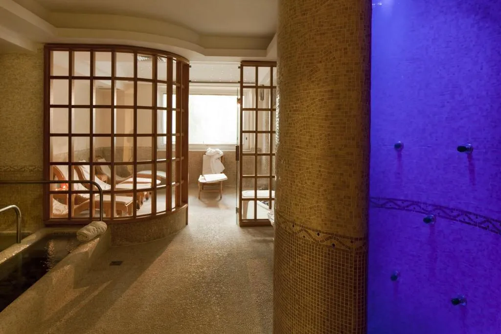 Sports and Entertainment, Excelsior Belvedere Hotel & Spa, Naples