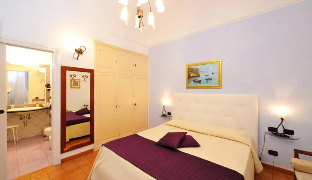 DOUBLE DELUXE SEA VIEW Room, Hotel Villa Annalara, Naples