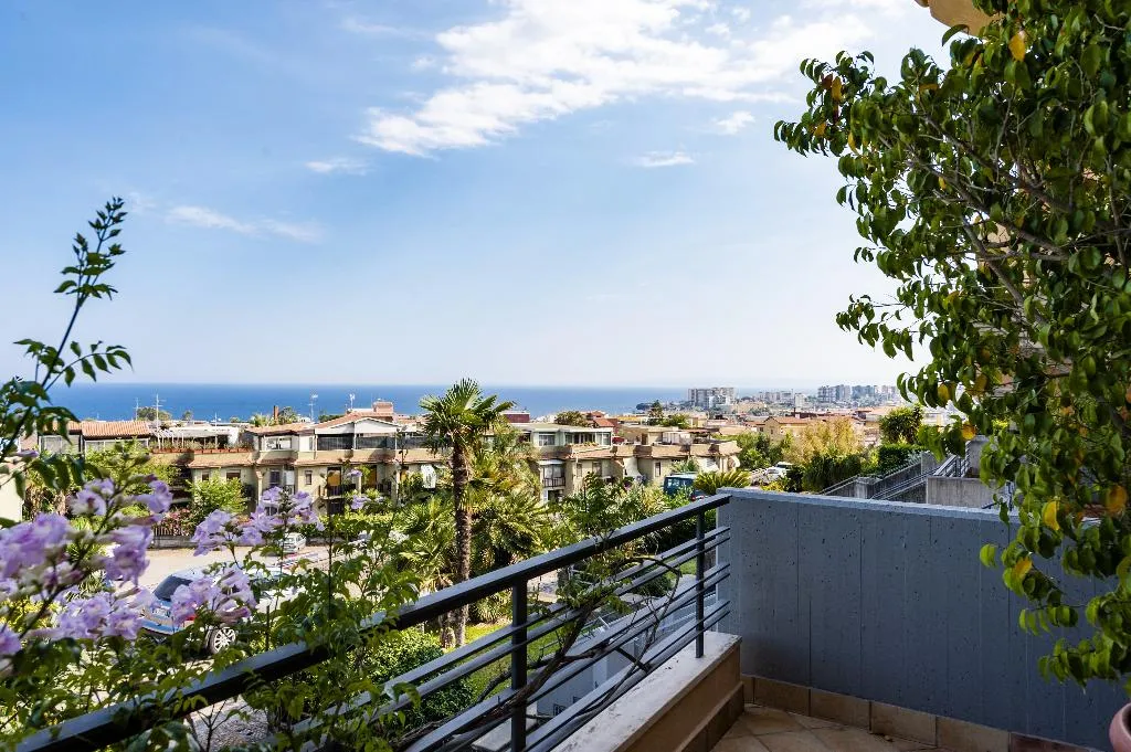 VILLA FIVE BEDROOMS Room, The Villa by Ferrini Home, Catania