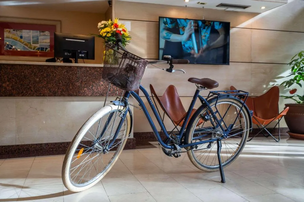 Sports and Entertainment, Sunotel Junior, Barcelona