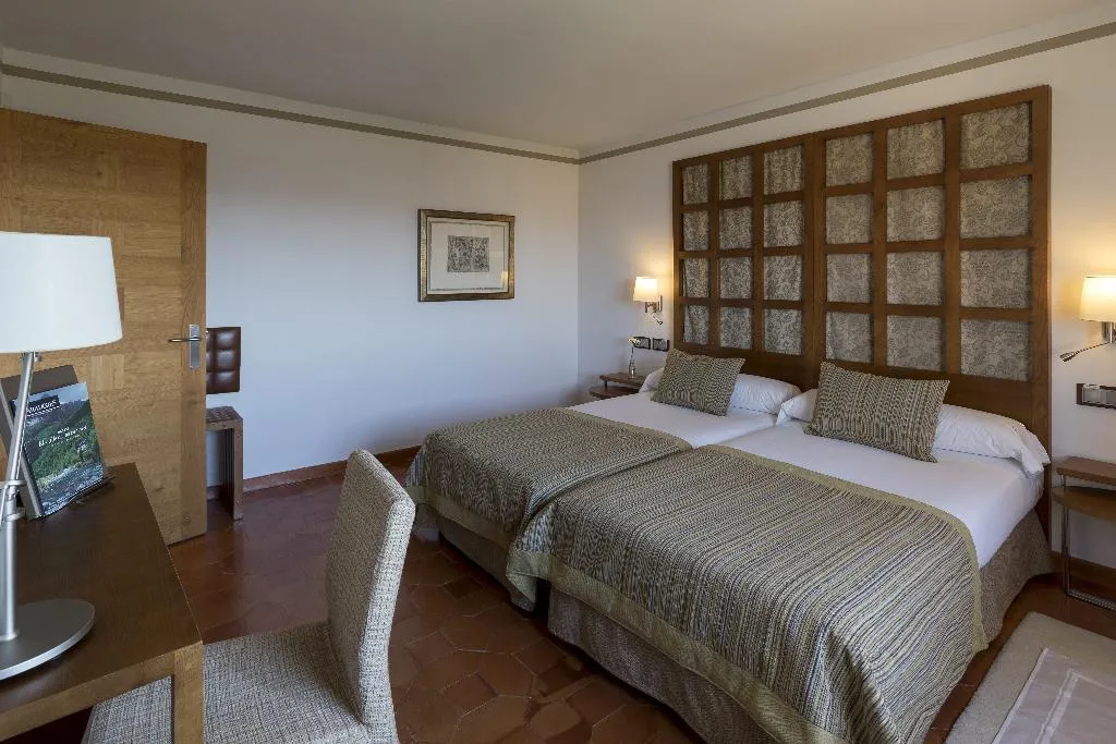 JUNIOR SUITE STANDARD Room, Parador de Toledo, Madrid