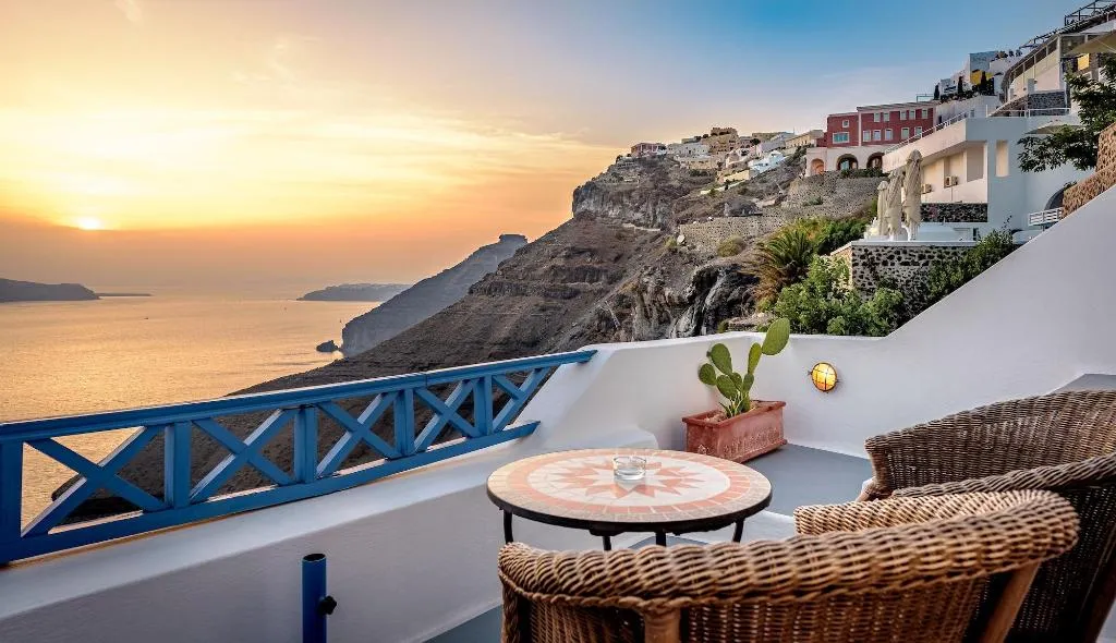 Room, Golden Grey Goose, Santorini
