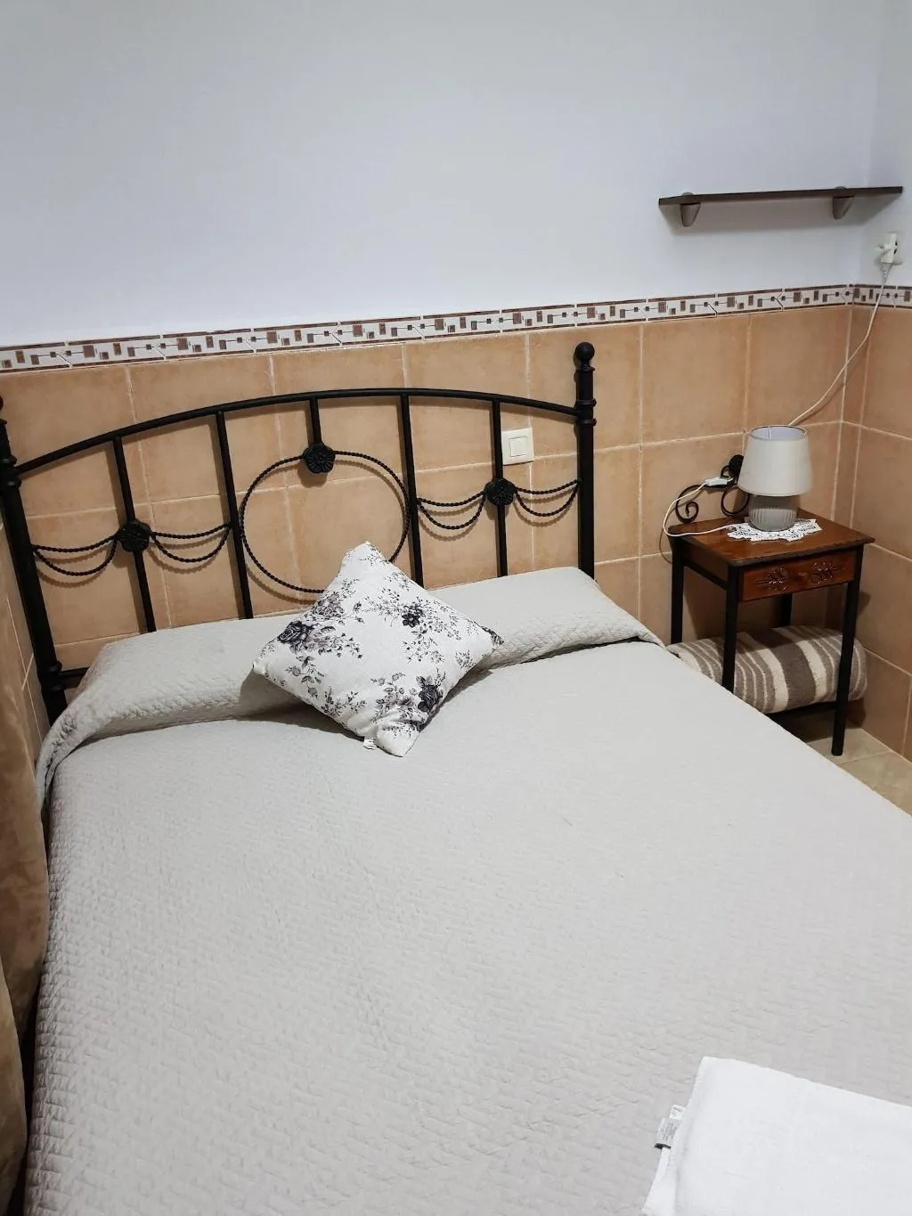 Room, Pensión Javier, Seville