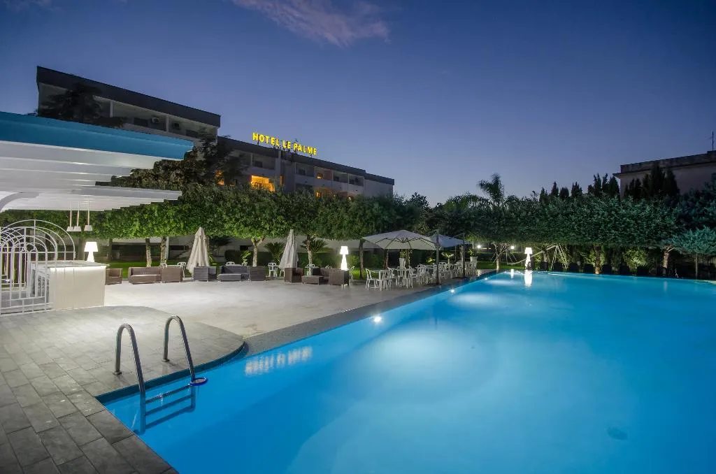 Pool, Le Palme, Naples