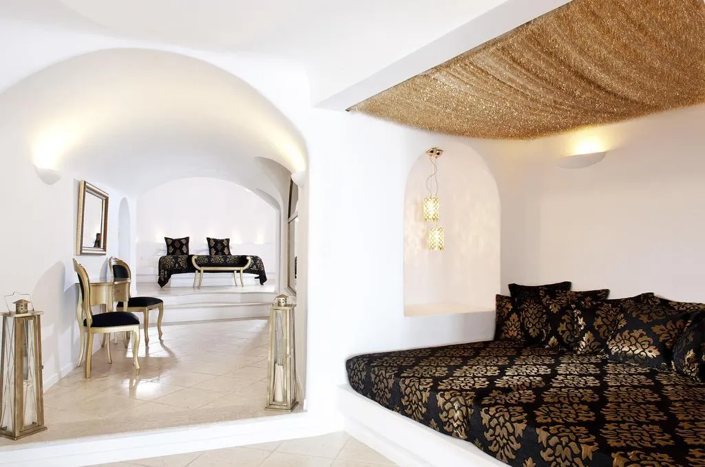 SUITE STANDARD Room, Above Blue Suites, Santorini