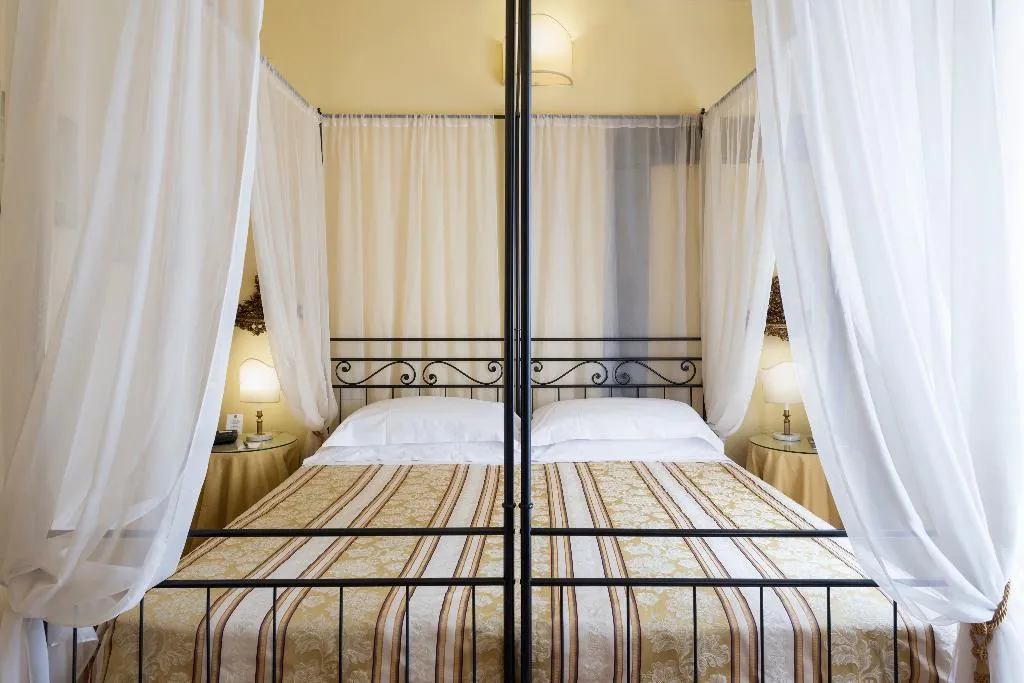 DOUBLE CLASSIC Room, Palazzo Dal Borgo, Florence