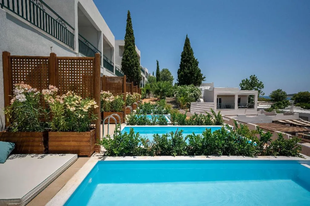 BUNGALOW WITH PRIVATE POOL Room, Dolce Attica Riviera, Athens