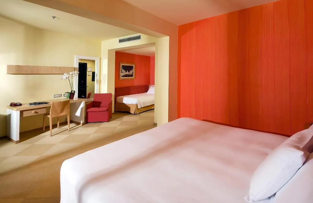 TRIPLE STANDARD Room, Hilton Sorrento Palace, Naples