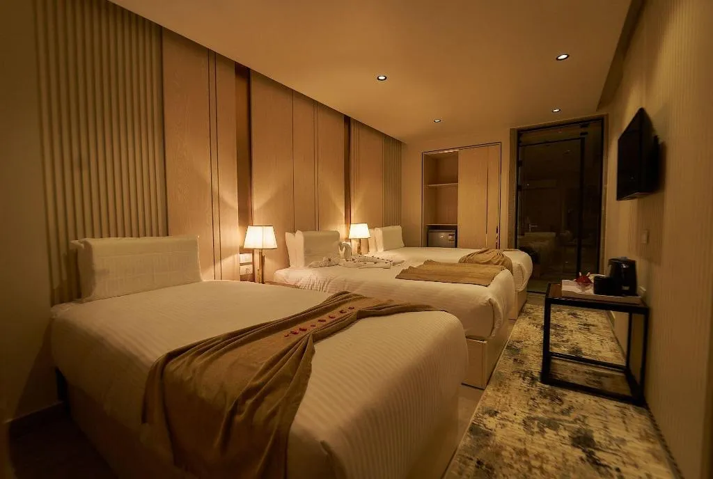 Room, Gold's Pyramids Hotel, Cairo