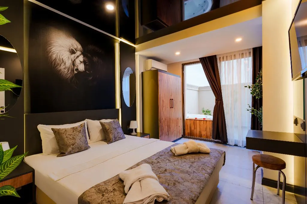 SUITE KING BED WITH JACUZZI Room, Mrt Suites Lara, Antalya