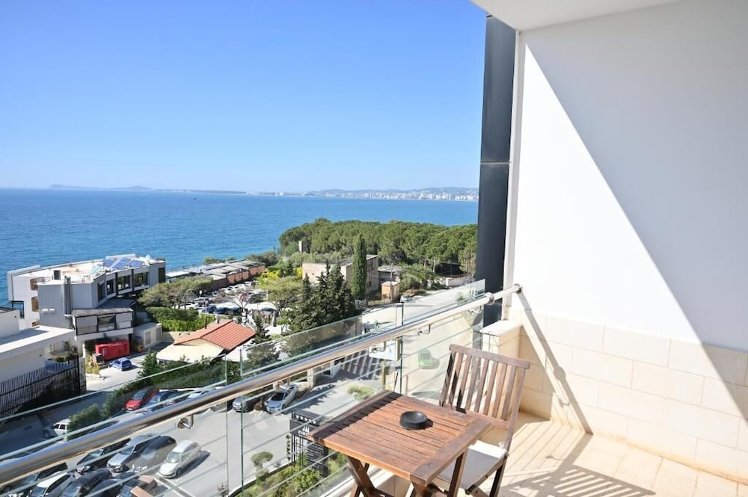 Thea Hotel, Kavaje
