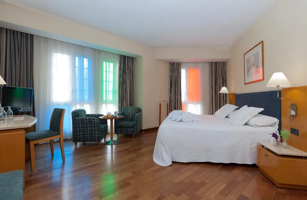 DOUBLE SUPERIOR Room, URH Ciutat de Mataró, Barcelona