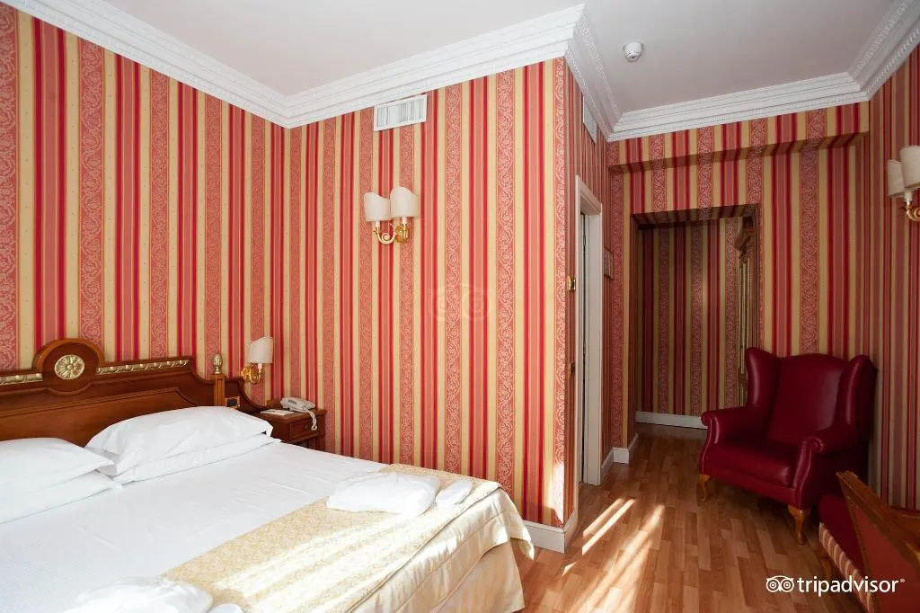 Double or Twin SUPERIOR Room, Gambrinus, Rome