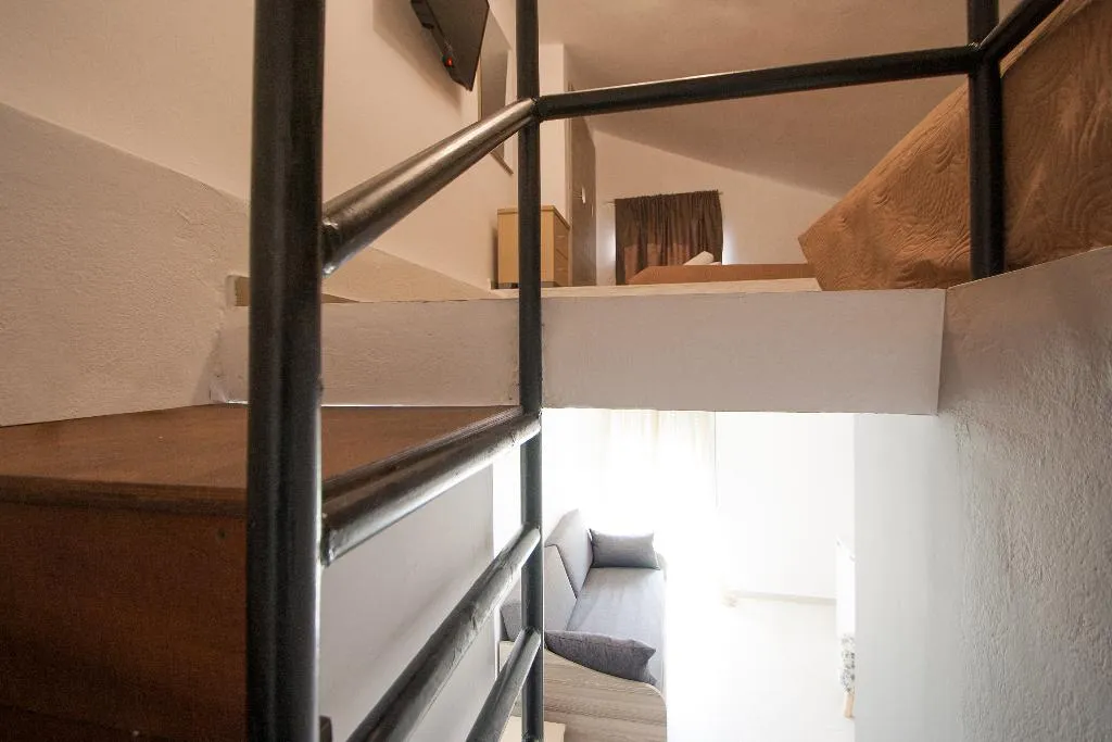 Room CAPACITY 6 Room, Pension Avocado, Skiathos